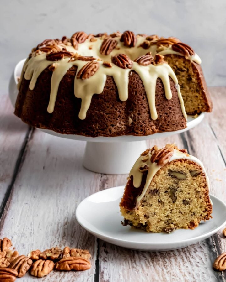 Easy Cream Cheese Glaze - For Cakes and Cinnamon Roll Icing