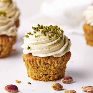 pistachio cupcakes with pistachio italian meringue buttercream