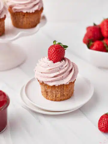 strawberry cupcakes with strawberry filling.