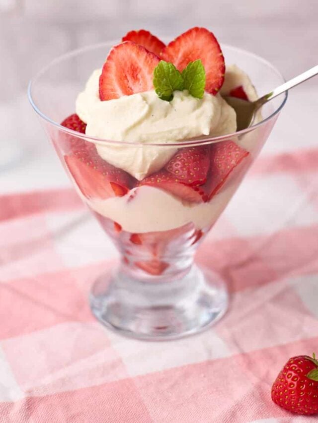 Strawberries and Cream - Easy Summer Dessert Recipes